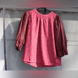 NWT Voy Medium Half Sleeve Top